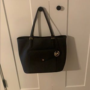 Michal Kors purse
